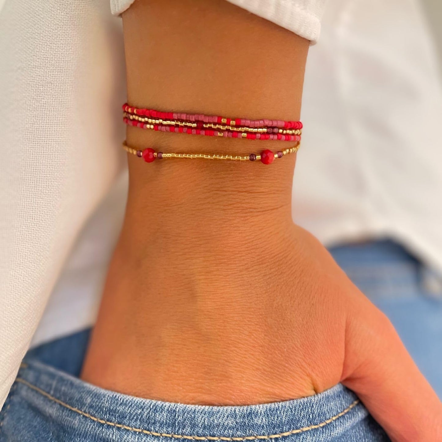 happymaker ladies pearl bracelet with genuine gemstones, amethyst and red jasper